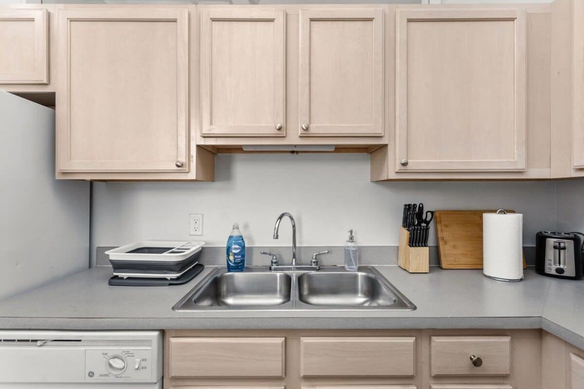 Modern Downtown Apartment 2Br 2Ba By Cozysuites Indianapolis Extérieur photo