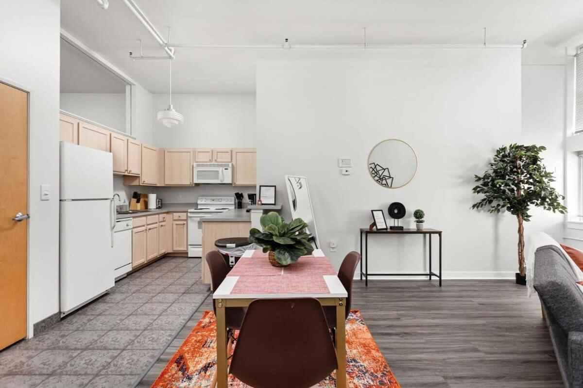 Modern Downtown Apartment 2Br 2Ba By Cozysuites Indianapolis Extérieur photo