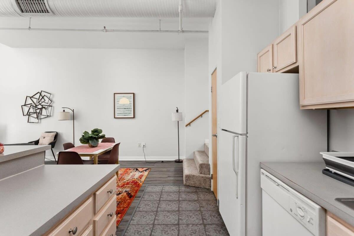 Modern Downtown Apartment 2Br 2Ba By Cozysuites Indianapolis Extérieur photo