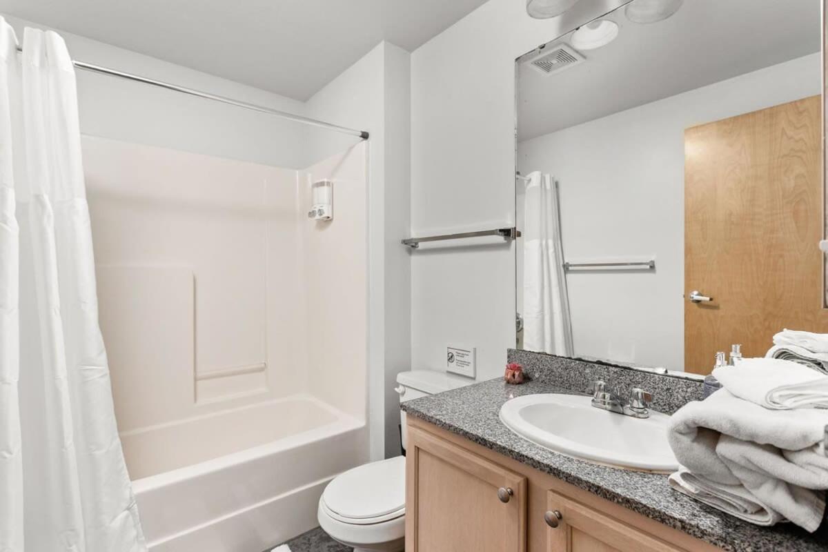 Modern Downtown Apartment 2Br 2Ba By Cozysuites Indianapolis Extérieur photo