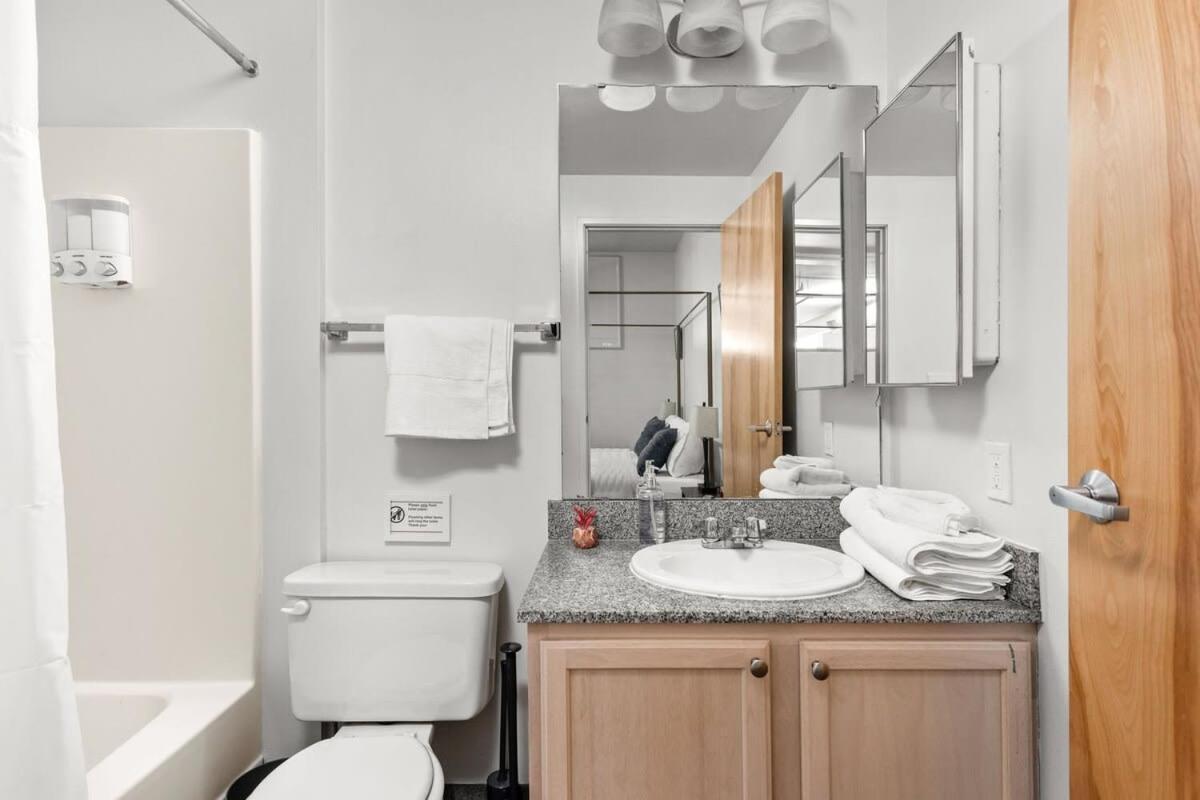 Modern Downtown Apartment 2Br 2Ba By Cozysuites Indianapolis Extérieur photo
